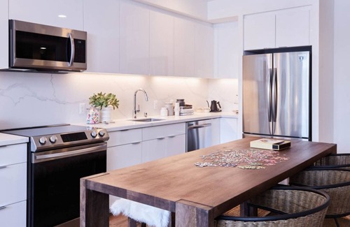 Oakland Condo | Modern 1BR Condo at Aero – Stylish Stay in Alameda