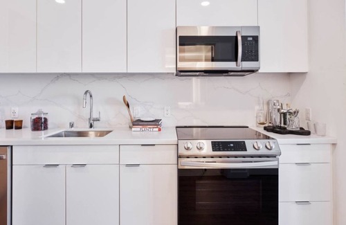 Oakland Condo | Modern 1BR Condo at Aero – Stylish Stay in Alameda