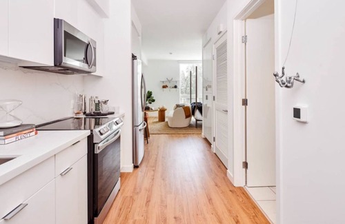 Oakland Condo | Modern 1BR Condo at Aero – Stylish Stay in Alameda