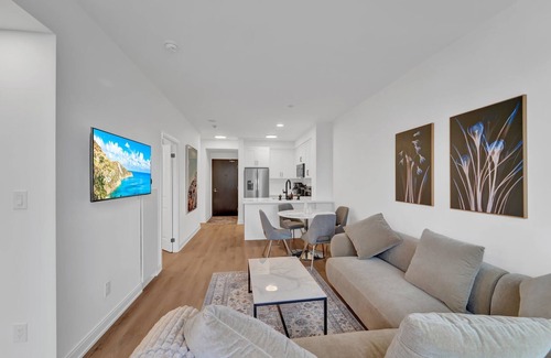 Bloor-Yorkville Apartment | Modern 1BR Condo in Yorkville