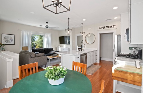 Folsom Apartment | Modern 1BR in Historic Folsom, near top attractions