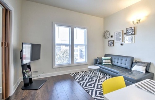 Broadway Apartment | Modern 1BR in the Heart of Capitol Hill