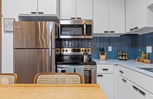 Crossroads Arts District Condo | Modern 1BR Loft | Steps to T-Mobile + Power & Light | Free Parking