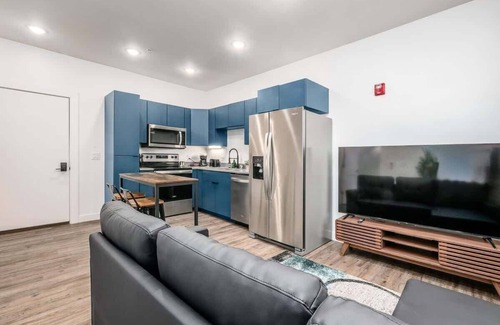Downtown Columbus Apartment | Modern 1BR Near Columbus Hotspots!