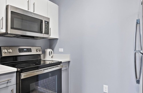 Everett Apartment | Modern 1BR Near Encore 7937