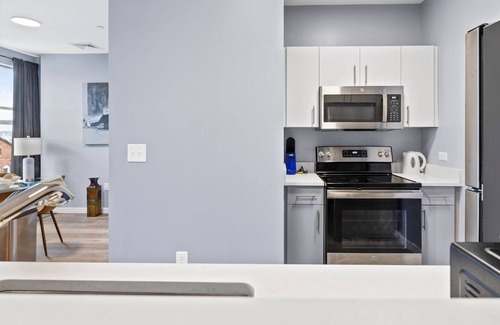 Everett Apartment | Modern 1BR Near Encore 7937