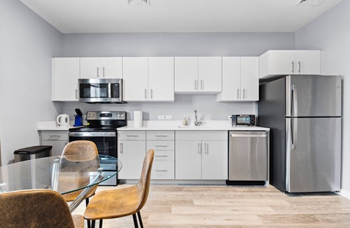 Everett Apartment | Modern 1BR Near Encore Boston 3825