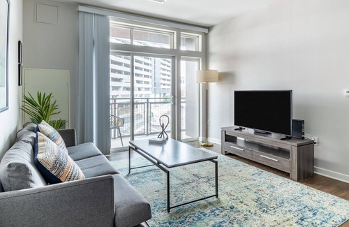 Reston Apartment | Modern 1BR Near Microsoft HQ + Parking + Pets OK