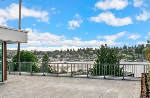 Eastlake Apartment | Modern 1BR Retreat – Fully Furnished, Pet-Friendly, and Minutes from Downtown