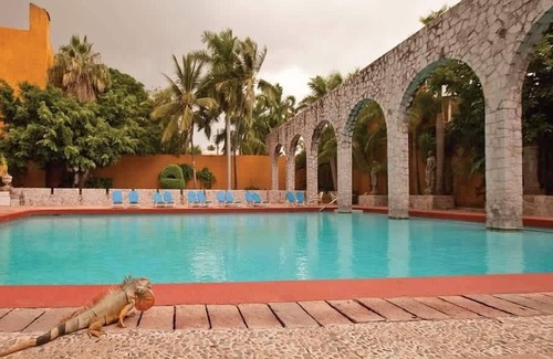 Las Gaviotas Condo | Modern 1BR Suite at El Cid Granada Hotel