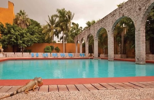 Las Gaviotas Condo | Modern 1BR Suite at El Cid Granada Hotel