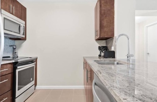 Hudson Exchange Apartment | Modern 1BR | Upscale Amenities | Heart of Jersey City | by GLS