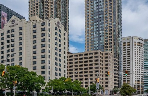 Hudson Exchange Apartment | Modern 1BR | Upscale Amenities | Heart of Jersey City | by GLS