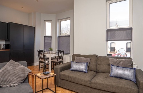 Queens Quarter Apartment | Modern 2 BDR apartments at Queens Uni