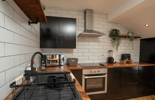 Queens Quarter Apartment | Modern 2 BDR apartments at Queens Uni