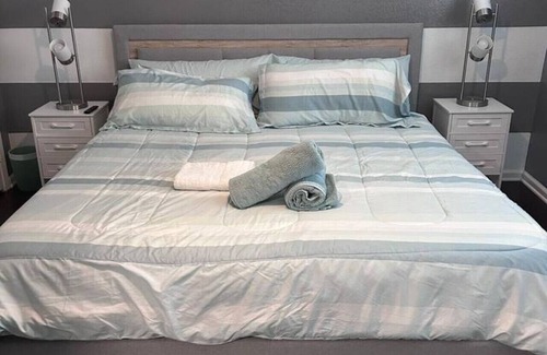 Greater Heights Apartment | Modern 2 Bed 1 Bath near Downtown & Farmers Market