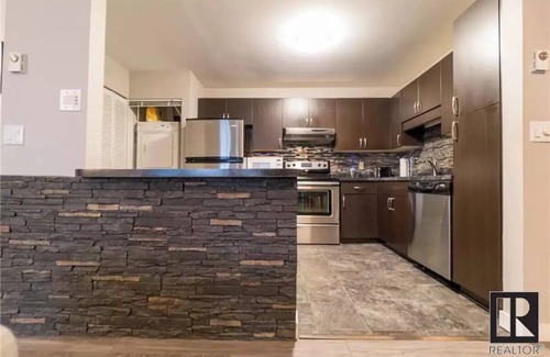 Winnipeg Condo | Modern 2 bed/2 bath Condo in Great locationn