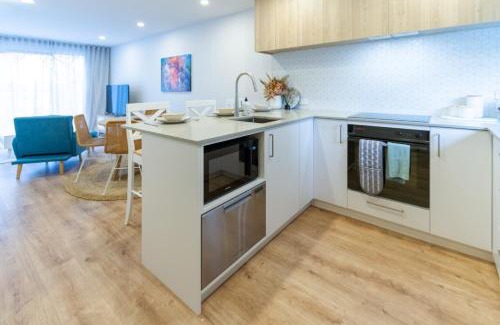 Riccarton Apartment | Modern 2 Bed 2 Bath Opposite Hagley Park