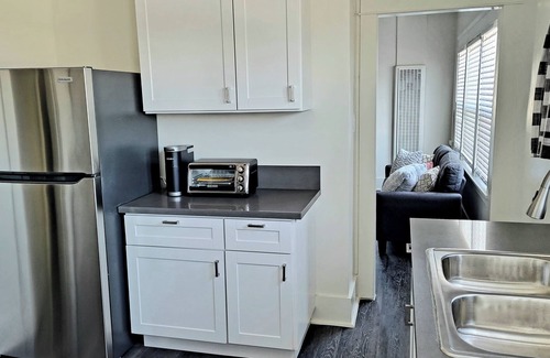 Park Mesa Heights Apartment | Modern 2 bed 2 bath Paradise - Mins from LAX & SOFI