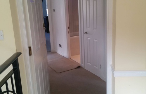Chiswick Riverside Apartment | Modern 2 Bed-2 bathroom flat in London Chiswick Zone 2