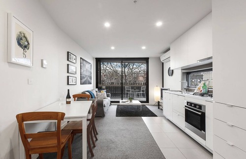 Collingwood Apartment | Modern 2 bed apartment in trendy Collingwood