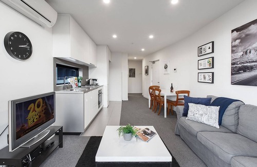 Collingwood Apartment | Modern 2 bed apartment in trendy Collingwood