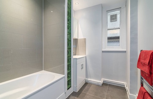 St. Johns Wood Apartment | Modern 2-bed apartment near Central London