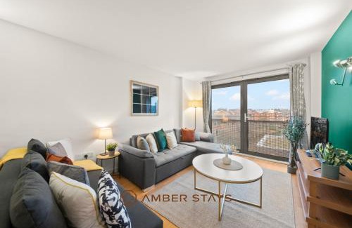 Lewisham Apartment | Modern 2 Bed Apartment in Greenwich, Perfect for Business & Contractors with Free Parking!