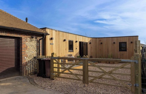 West Wittering Cabin | Modern 2-Bed Cabin Near West Wittering Beach