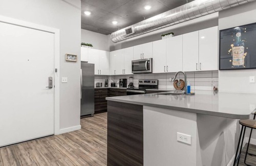St. Petersburg - Clearwater Apartment | Modern 2 Bed Getaway Steps from Tropicana Field!