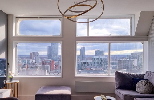 Manchester City Centre Apartment | Modern 2-Bed Penthouse with 23rd Floor Stunning View