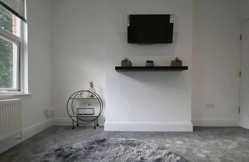 Reading Apartment | Modern 2 bed serviced apartment - Sleeps 4