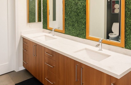 NoHo Arts District Apartment | Modern 2-bedroom in Los Angeles 5 minutes from Universal Studios