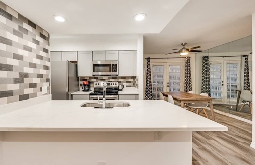 Vickery Meadow Apartment | Modern 2-Bedroom, 2-Bath Apartment In Dallas