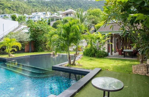 Bophut Hills Apartment | Modern 2-bedroom apartment with stunning sea views, pool, and bar