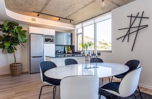 Cape Town City Centre Apartment | Modern 2-bedroom apartment with large teracce in delightful De Waterkant