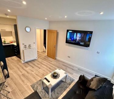 Mapperley Apartment | Modern 2 Bedroom Apartment in City Centre Free Parking with Fast WiFi Near Arena