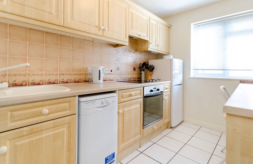 St. Mark's Apartment | Modern 2 Bedroom Apartment, wifi ,parking space, 20 minutes to Central London,