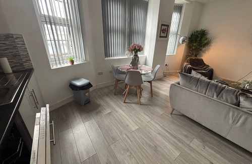 Bolton Apartment | Modern 2-Bedroom Apartment in Bolton – Prime Location (BL1 2PG)