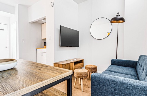 Hell's Kitchen Apartment | Modern 2-Bedroom Apt in the Heart of Midtown