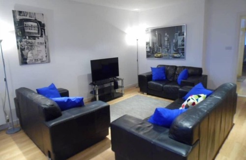 Glasgow Westend Apartment | Modern 2 bedroom Apt next to SSE Hydro and SEC