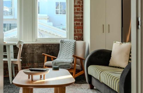 Te Aro Apartment | Modern 2-Bedroom Central City Apartment