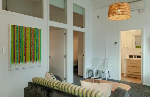 Te Aro Apartment | Modern 2-Bedroom Central City Apartment