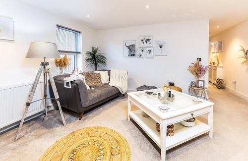 Montrose Apartment | Modern 2 bedroom Flat in the centre of Montrose