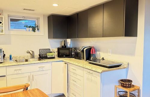 Oak Square House | Modern 2-Bedroom in-law Apartment in Boston with Parking