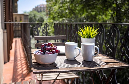L'Antiga Esquerra de l'Eixample Apartment | Modern 2 bedroom near Diagonal metro