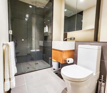 South Yarra Apartment | Modern 2-bedrooms apartment with parking
