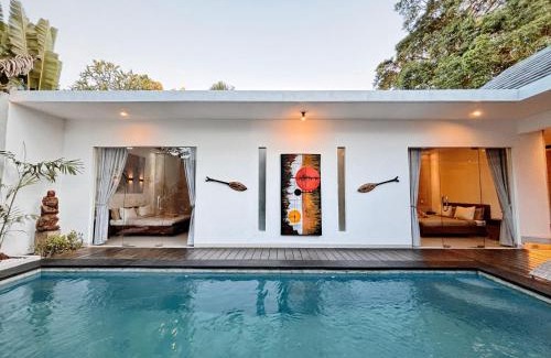 Central Seminyak Villa | Modern 2 BR villa seminyak center.