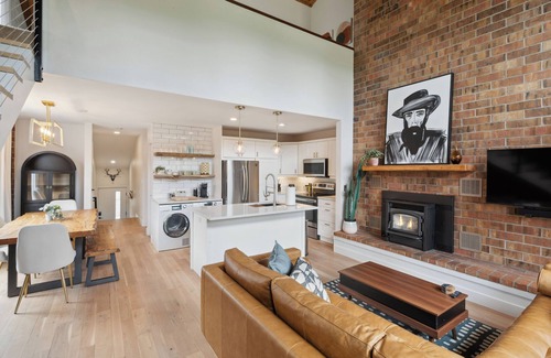 Eagle-Vail Condo | Modern 2B/2B Condo in Prime Eagle-Vail Location; golf course, pool, tennis!