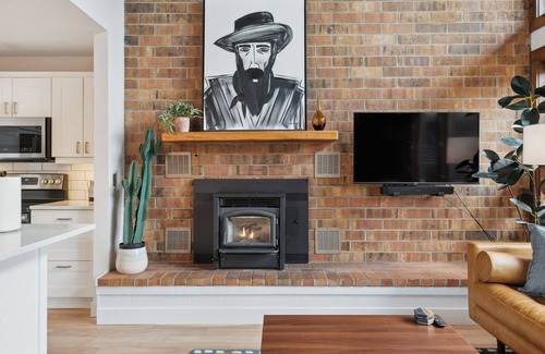 Eagle-Vail Condo | Modern 2B/2B Condo in Prime Eagle-Vail Location; golf course, pool, tennis!